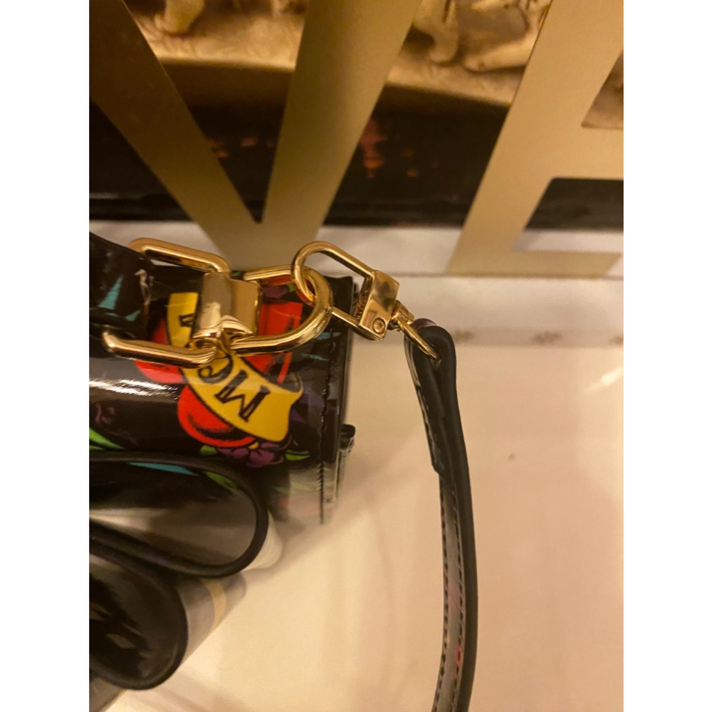 BETSEY JOHNSON MULTICOLORED 3D BOW BAG - Picture 3 of 8